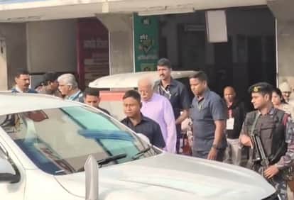 Indore: RSS chief Mohan Bhagwat arrived in Indore and then departed for Kasrawad.