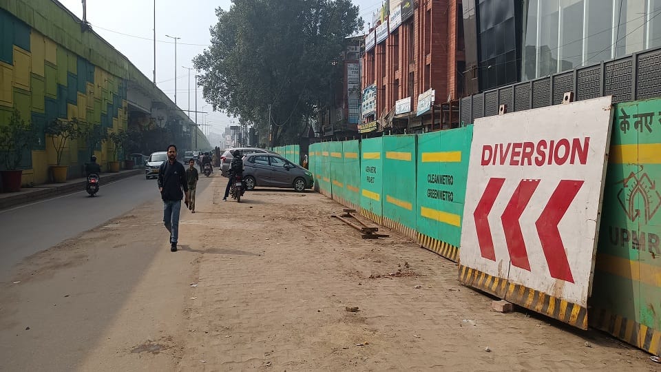 Metro barricades removed from Sultanganj Pulia in Agra