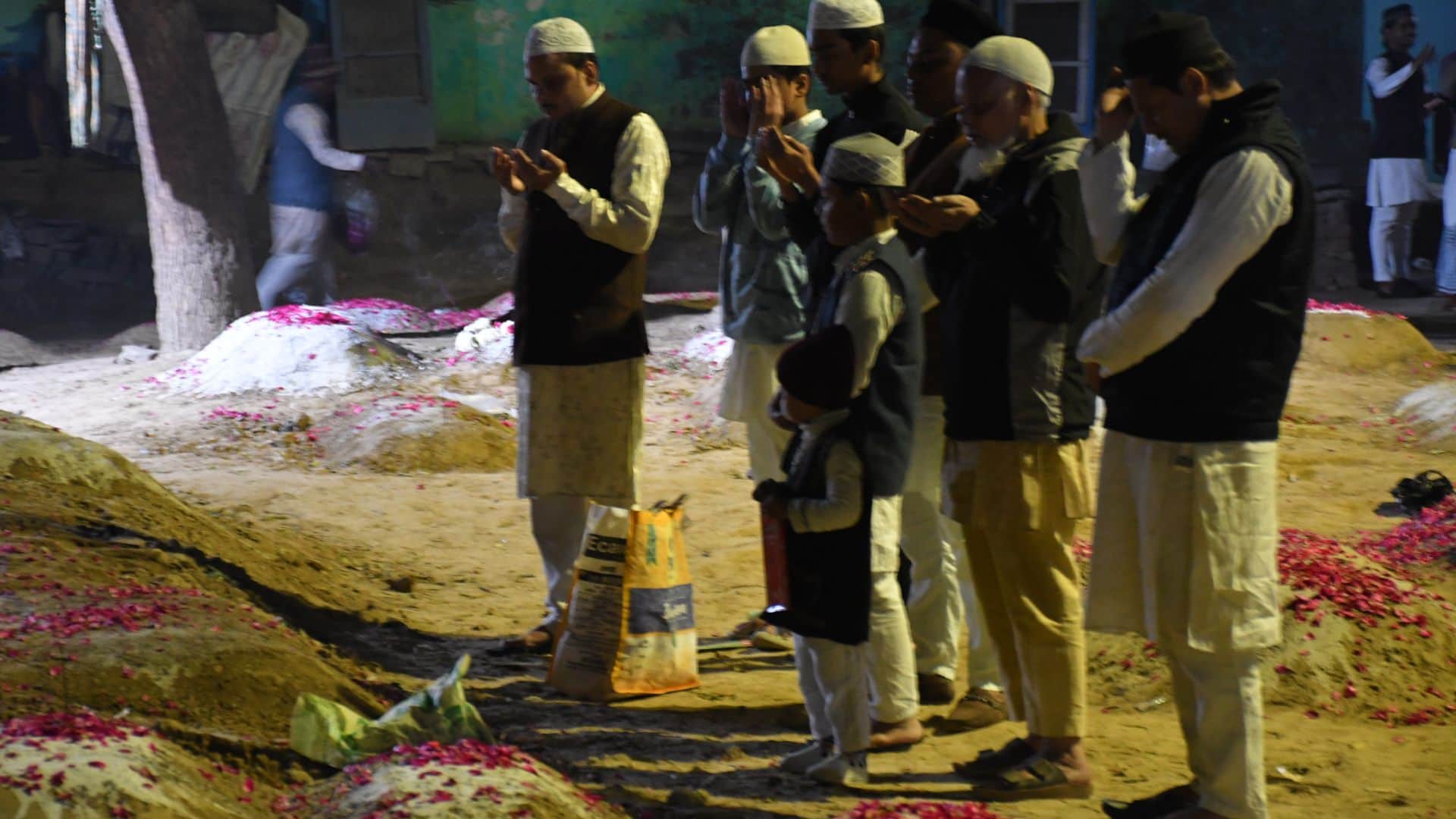 Shab-e-Barat in varanasi worshippers spent entire night in prayer