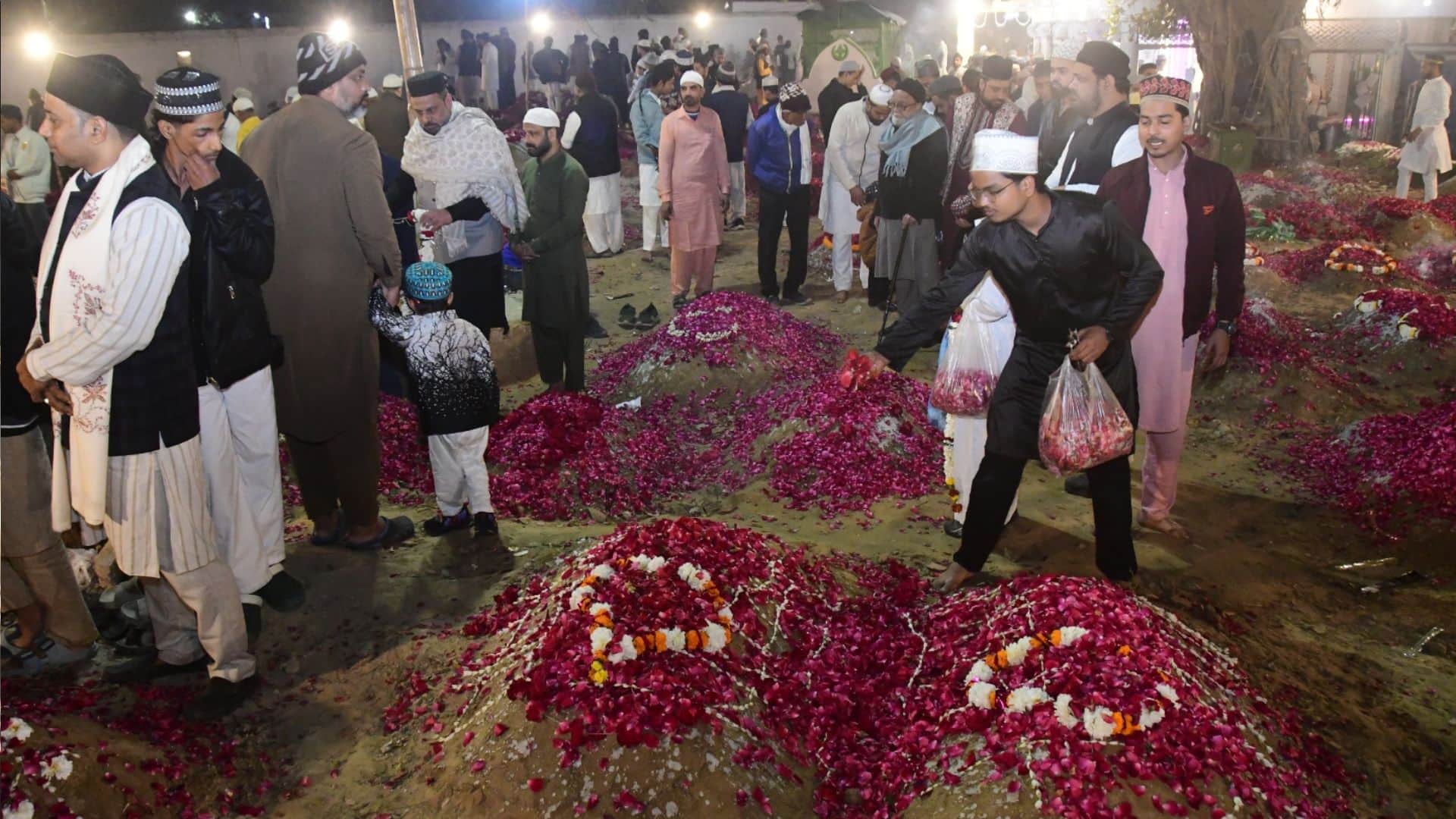 Shab-e-Barat in varanasi worshippers spent entire night in prayer