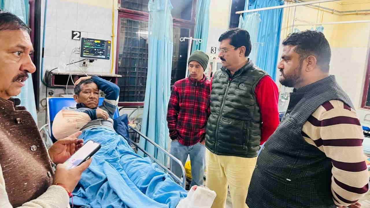 Bus Accident Himachal Roadways Vikasnagar lack of crash barriers on the road was the cause of accident