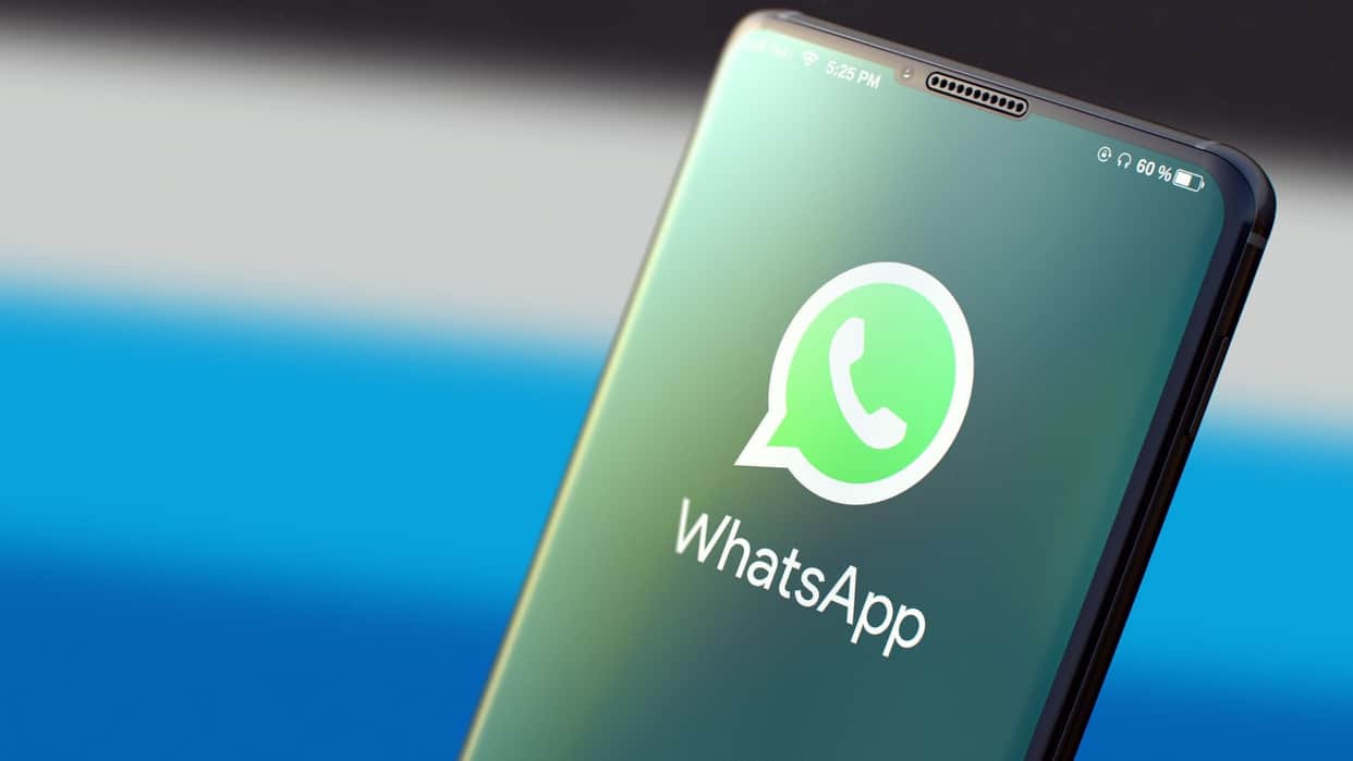 whatsapp new group chat features polls all mention group creation update tech news hindi