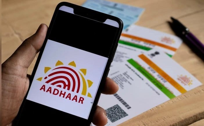 आधार से लिंक है या नहीं आपका मोबाइल नंबर? घर बैठे 2 मिनट में ऐसे करें ऑनलाइन चेक