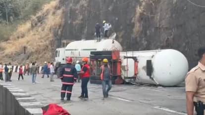 Gas tanker overturned on Mumbai-Pune Expressway flammable gas leak causes traffic jam industrialist stuck
