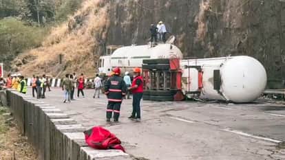Gas tanker overturned on Mumbai-Pune Expressway flammable gas leak causes traffic jam industrialist stuck
