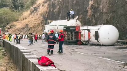 Mumbai-Pune Expressway Jam: Over 1 Lakh Vehicles to Get ₹5.16 Crore Toll Refund