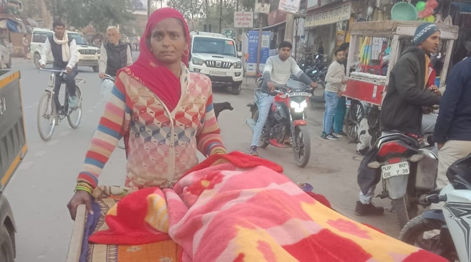 Injured Woman Taken to Hospital on Handcart in Fatehabad
