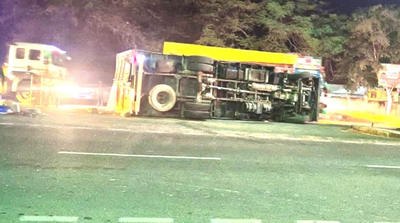 Unnao road accident A truck scattered four bodies across the road police collected the torn remains