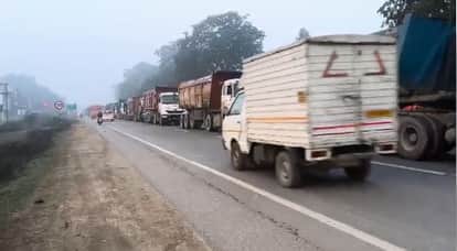 Kanpur Two dump trucks collided on Rind River bridge causing five hour jam police were nowhere to be seen