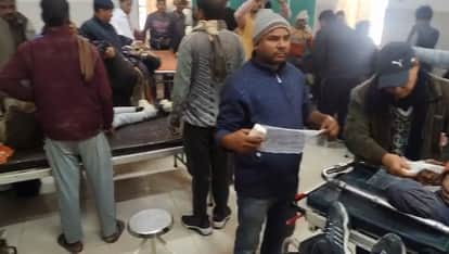 Unnao Accident Loader carrying laborers overturns on expressway one dead and 19 seriously injured