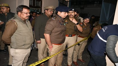 UP: In Muzaffarnagar, lover slit his girlfriend's throat, committed suicide by slitting his neck