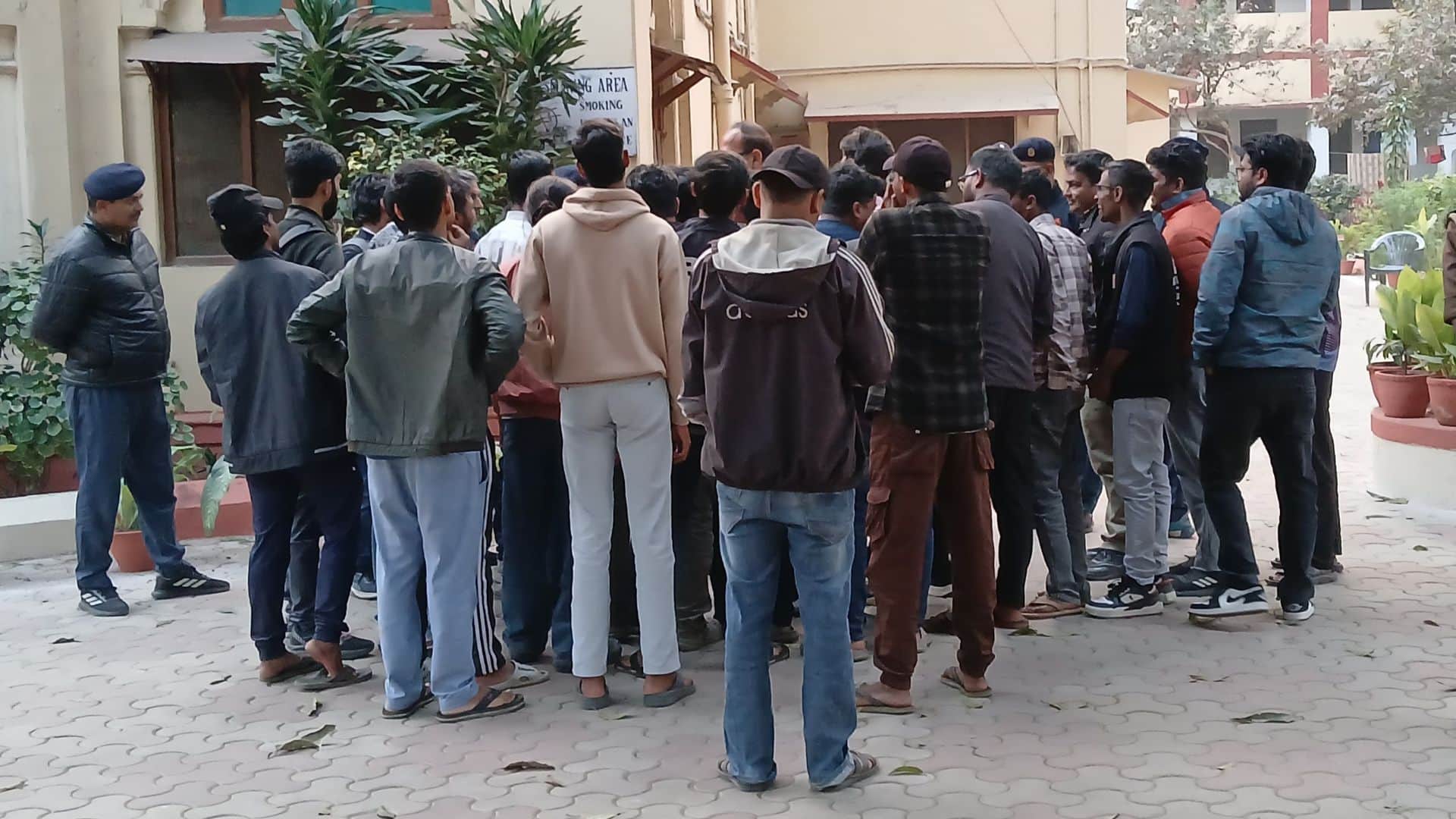 BHU campus remained tense fight broke out in hostel mess both sides have filed police complaint