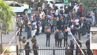 Sukhbir Badal arrived to meet Punjab DGP 328 Swaroop case