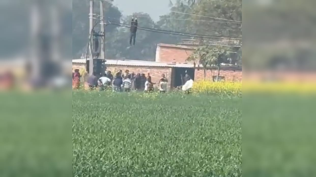 Due to love affair, teenager hanged himself on 11000 volt line, creating panic in the village.