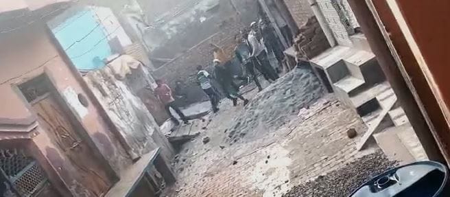 Stone Pelting Between Two Groups of Same Community in Raya