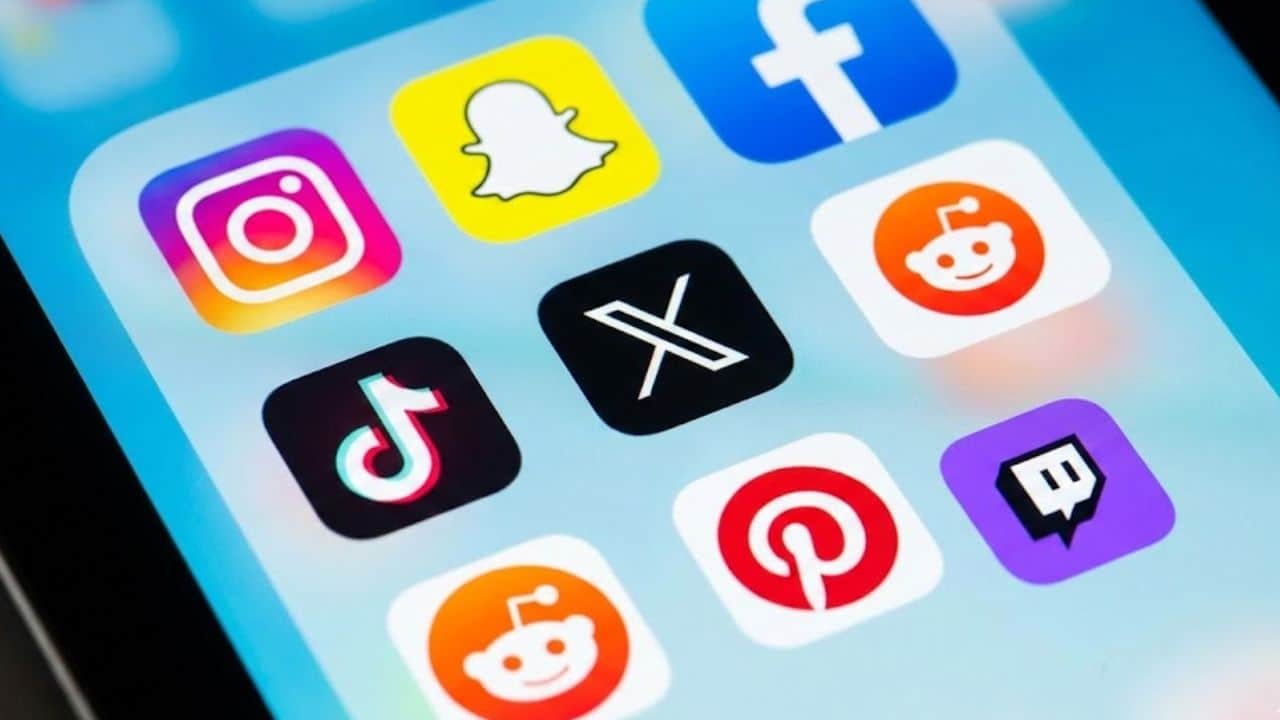 सोशल मीडिया