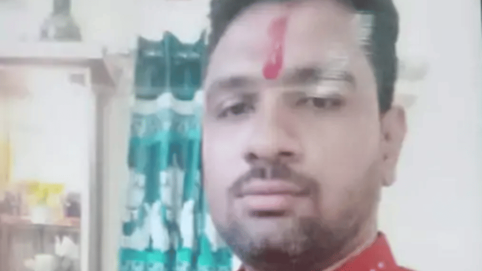 Indore news Milk vendor commits suicide due to 20 lakh betting debt and harassment in Malharganj