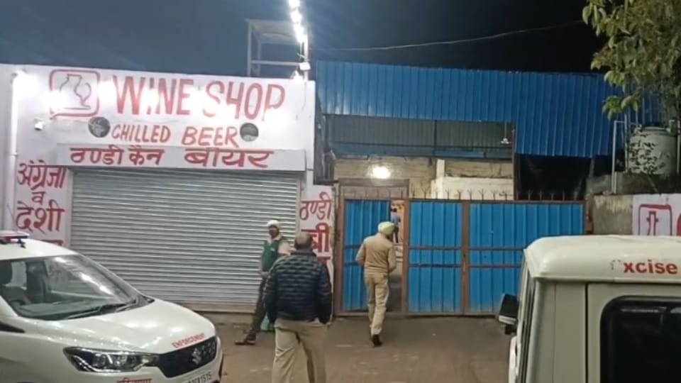 Excise department raid in Sonipat seized 1200 cases of illegally stored liquor