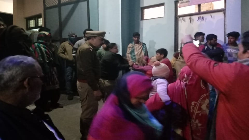 Killing & Suicide: Pragati's dead body was lying bleeding in the room, when the door was opened