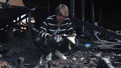 A massive fire broke out in Bagh-e-Yas in the Chattabal area of Batmalu in the city on Thursday morning.