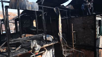 A massive fire broke out in Bagh-e-Yas in the Chattabal area of Batmalu in the city on Thursday morning.