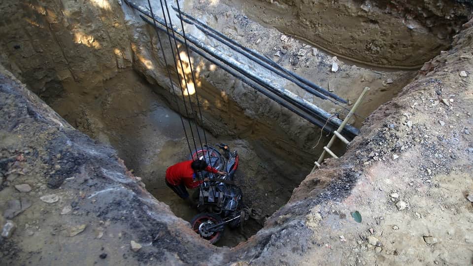 delhi janakpuri Kamal death three departments responsible for accident