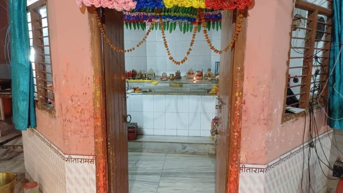 खाली पड़े मंदिर