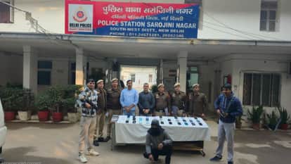 Police caught two thieves including Nabilag in case of mobile theft in Delhi