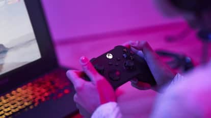 State Women Commission directs district magistrates to ban mobile phones in primary schools in UP