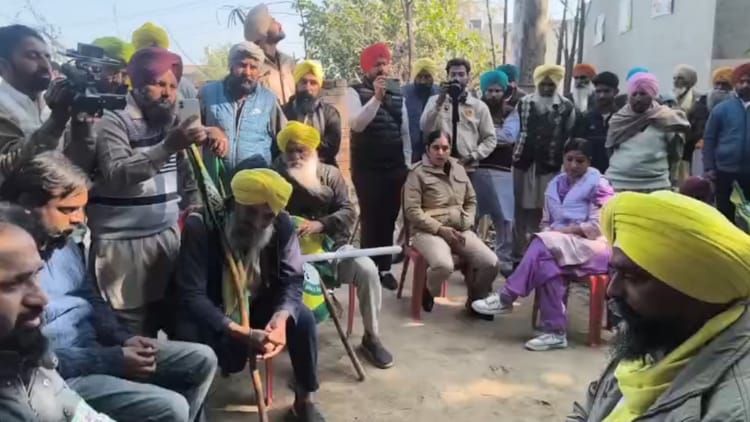 बठिंडा में किसानों का पक्का मोर्चा: आधी रात को किसान नेताओं के घरों पर पुलिस ने दी दबिश, कई हिरासत में