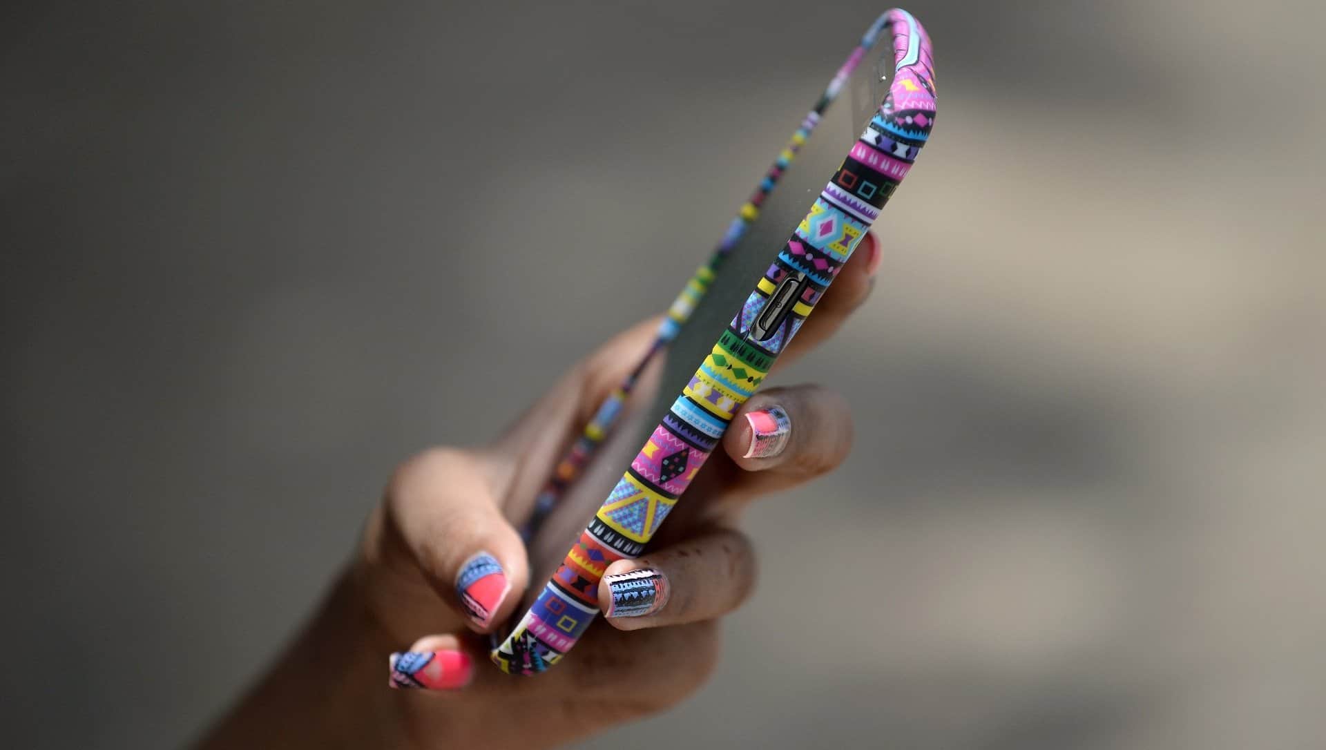 smartphone price hike india 40 percent chip shortage ai impact