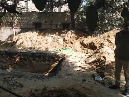 Delhi janakpuri pothole death Family members said mobile phone kept ringing all night