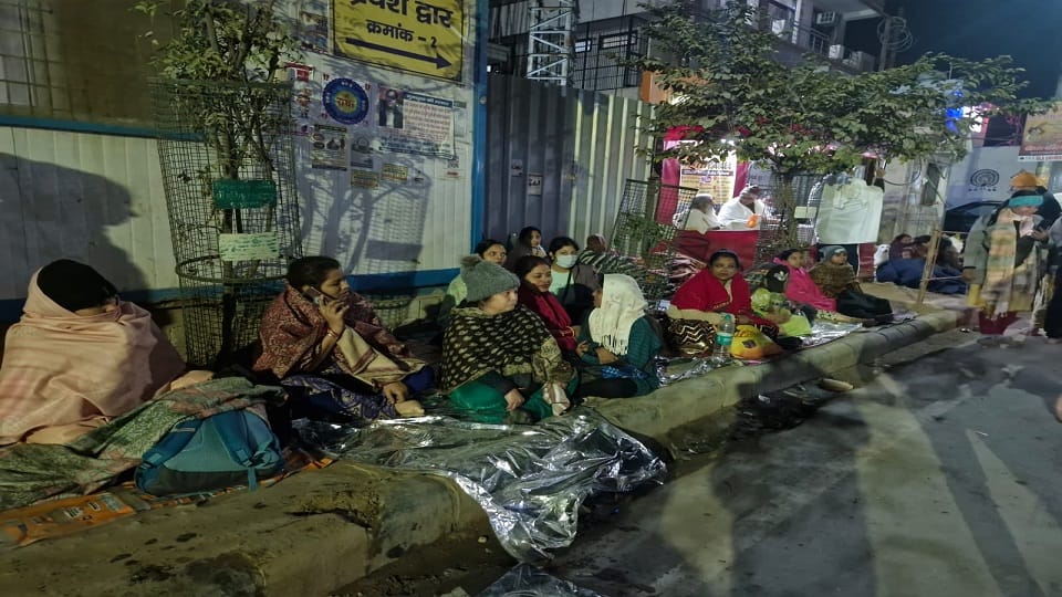 out-of-control car rammed onto footpath outside Saint Premanand Maharaj's ashram, injuring a female devotee