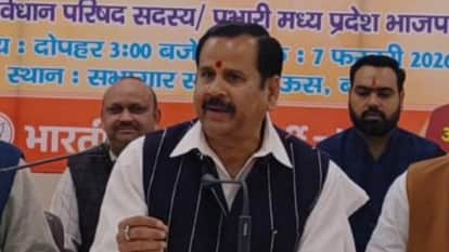 BJP MLC Dr. Mahendra Singh in Bareilly said that the film 'Ghuskhor Pandit' should be banned
