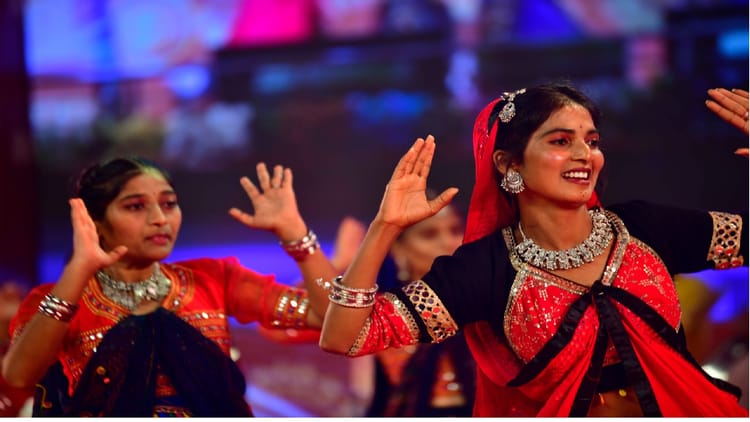 Bastar Pandum 2026: छत्तीसगढ़ की आदिवासी संस्कृति पर मंत्रमुग्ध हुए लोग, यकीन न हो तो देखें ये मनमोहक तस्वीरें