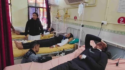 छात्शाएं हुईं बेहोश