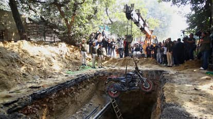 Delhi Kamal Death Case police says If Kamal is on flight, will we search for him there