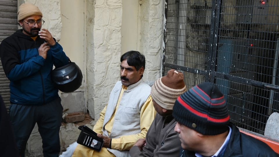 Delhi janakpuri pothole death Family members said mobile phone kept ringing all night