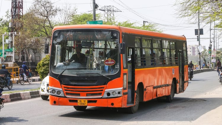 DTC Bus Code: दिल्ली में सही बस कैसे चुनें? यहां जानें डीटीसी बस रूट नंबर के साथ लगे अक्षरों का मतलब