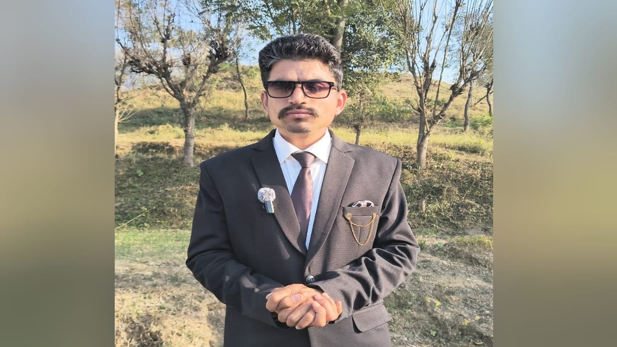 Lagnesh studied law with the eyes of his mind, becoming Himachal Pradesh's first visually impaired lawyer