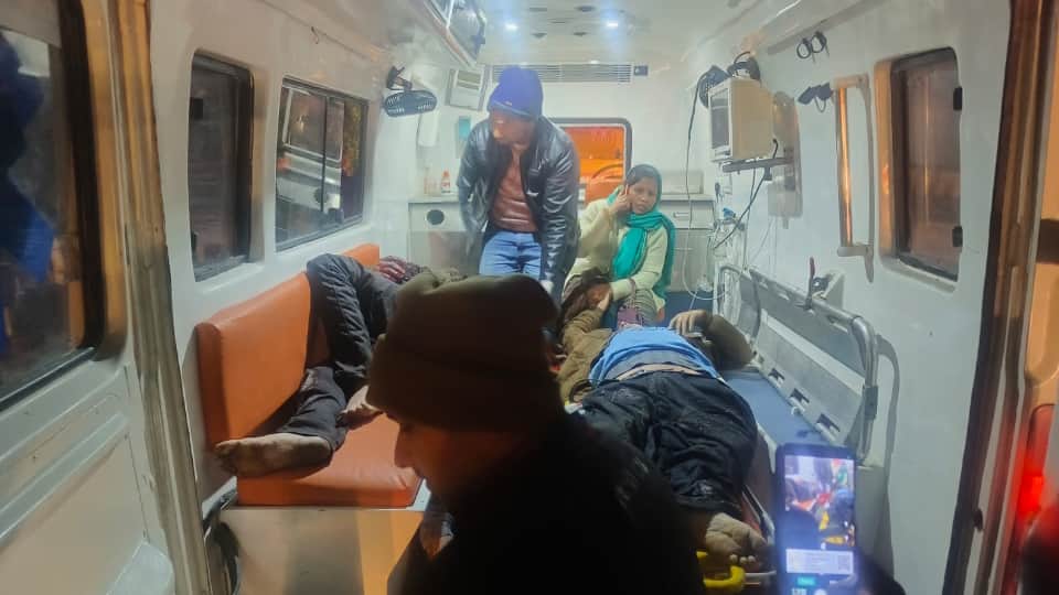 Uncontrolled container truck collides with bus killing six passengers and injuring five Mathura Expressway