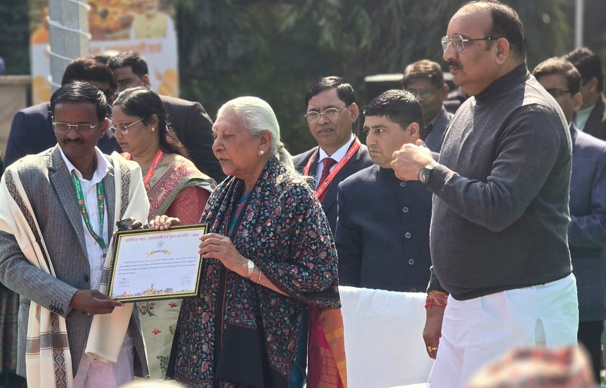 UP: Ayodhya farmer Rajit Ram sets record for successful cultivation of capsicum and guava, honoured