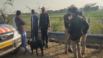 Woman Strangled to Death Body Wrapped in Blanket and Dumped on Yamuna Expressway