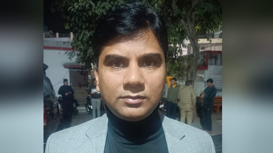 Fake Deputy Director of IB: Manoj looked like a big officer due to his calm nature, dressing style and speech
