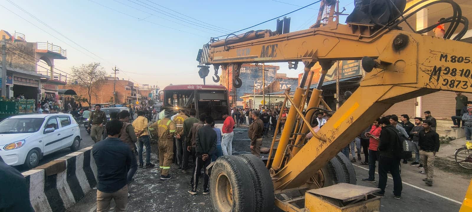 bus overturns on Kasganj-Etah road 25 passengers injured five seriously injured