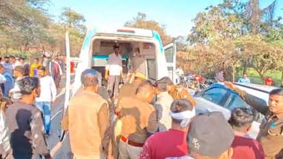 Two bikes collided head-on in Raebareli two died and leaving two in critical condition