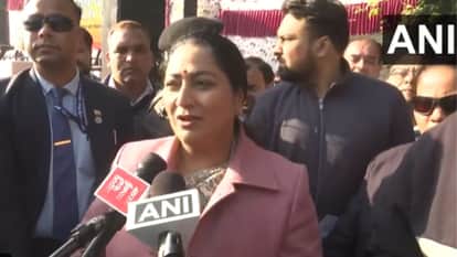 Delhi CM Rekha Gupta gave information about increasing number of electric buses