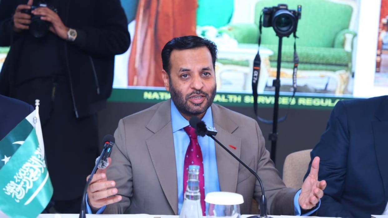 Pressure on Pakistan economy due to non-availability of cheap Indian vaccines minister Syed Mustafa Kamal