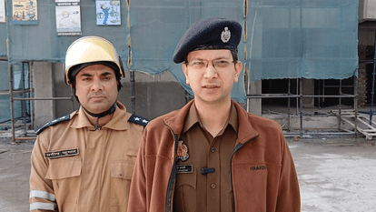 Contractor and supervisor in custody in case of death of two workers due to falling of shuttering in Noida