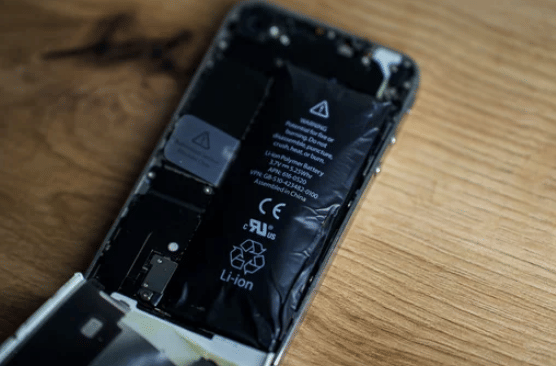 Mobile Battery Blast, Why you should never put battery your mouth Viral video exposes hidden risk